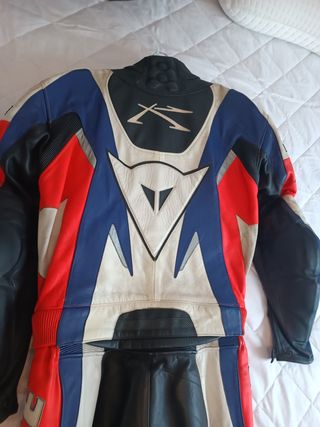 Mono cuero dainese K