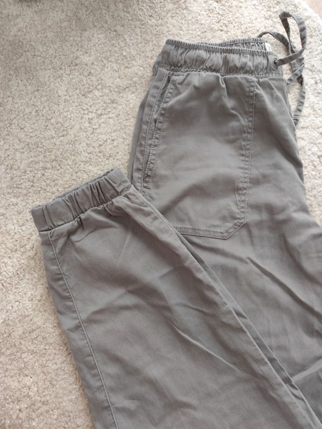 Pantalón gris baggy