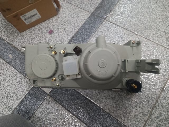 OPTICA DERECHO E IZQUIERDO DE RENAULT 11 NUEVOS