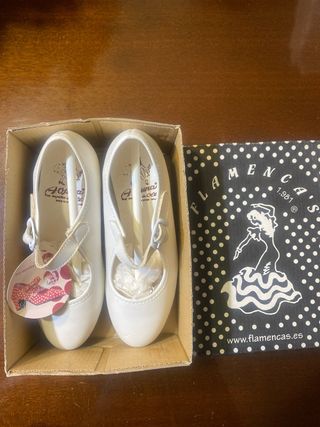 Zapatos gitana  blanco N26 sin estrenar
