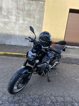 BMW F900R versión A 105CV