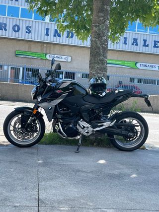 BMW F900R versión A 105CV