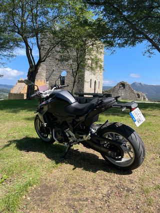 BMW F900R versión A 105CV