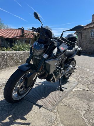 BMW F900R versión A 105CV