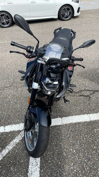 BMW F900R versión A 105CV