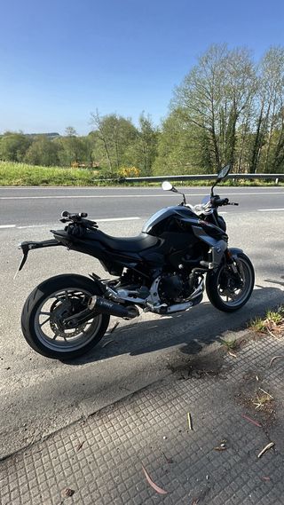 BMW F900R versión A 105CV
