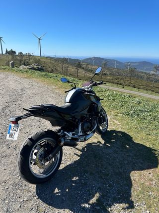 BMW F900R versión A 105CV