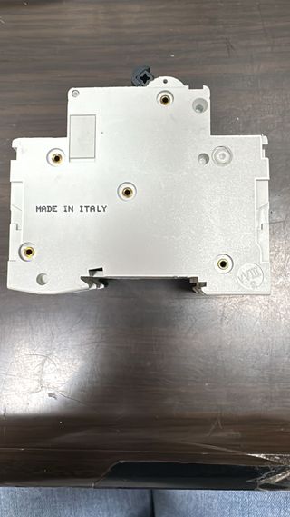 Interruttori magnetotermici Merlin Gerin multi9 C6