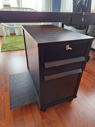 Escritorio de madera 

