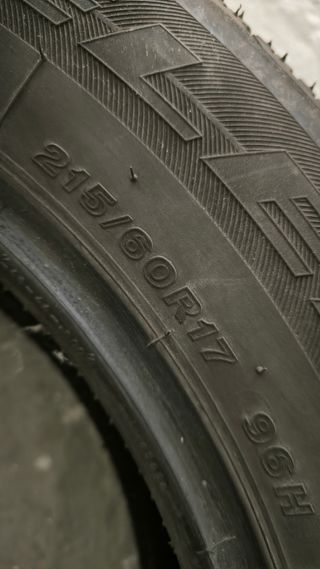 Bridgestone Dueler 215/60/17