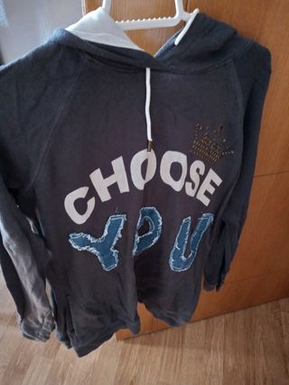 Sudadera con capucha y bolsillos talla M