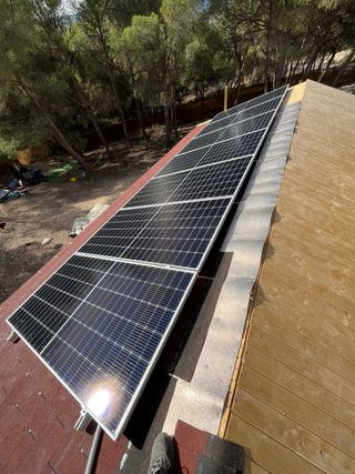 Energía solar para casas y negocios eficientes