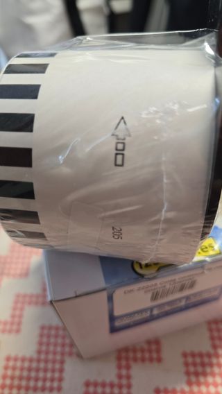 Cinta continua de papel DK-22205