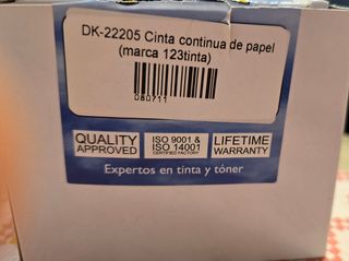 Cinta continua de papel DK-22205