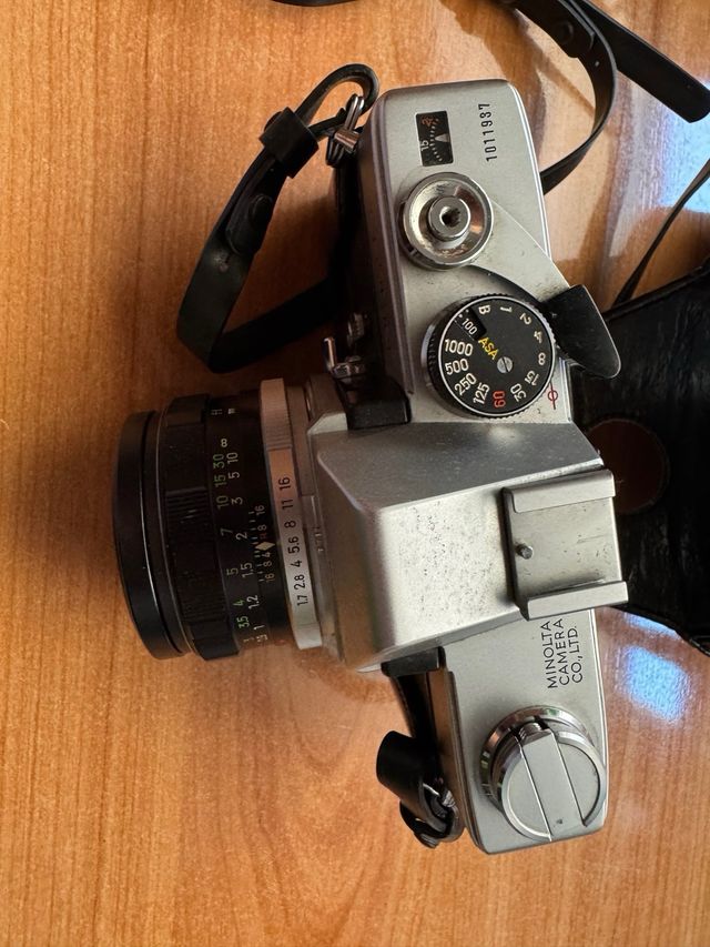 Cámara minolta srt 101 y MC rokkor PF 1:17 f55mm