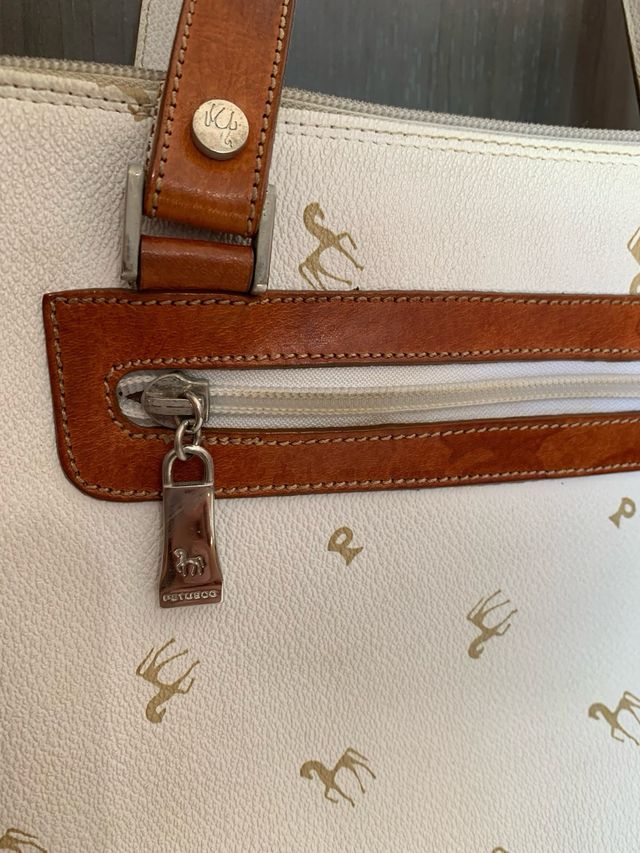 Bolso de piel blanco y marrón de Petusco