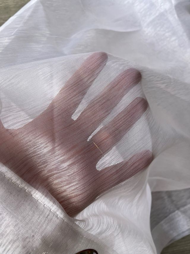 Cortina blanca con ollaos NUEVA