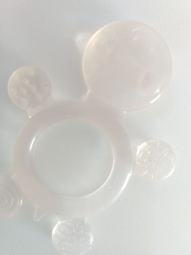 Mordedor de silicona: tortuga transparente
