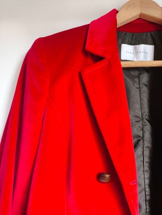 Blazer terciopelo rojo de Alba Conde