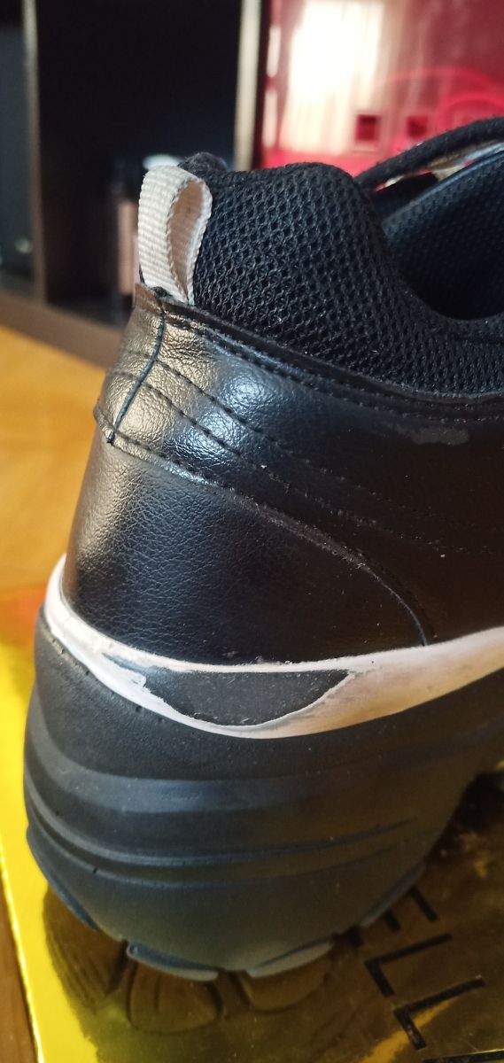 ZAPATILLAS CON PLATAFORMA Y ABALORIOS