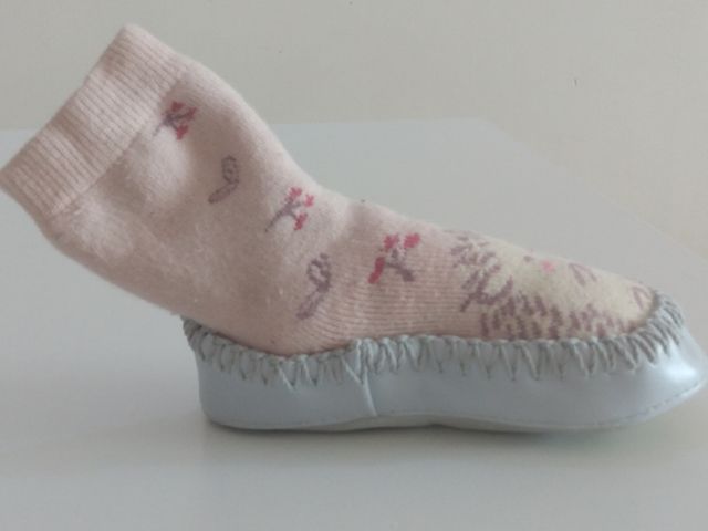 Talla 23 - 24 zapatillas niña