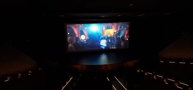 Proyector Barco Dp2k-10s + lente + servidor