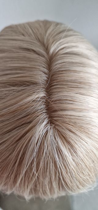Peluca corta platino 