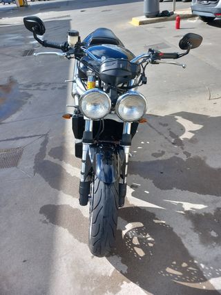 Triumph speed triple 955i