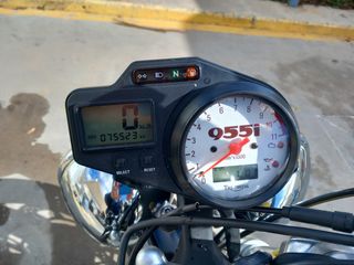 Triumph speed triple 955i