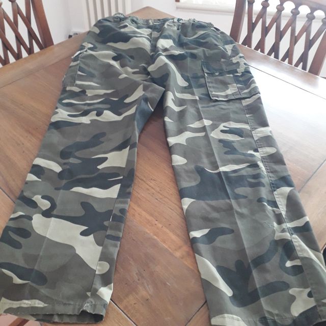 Pantaloni mimetica