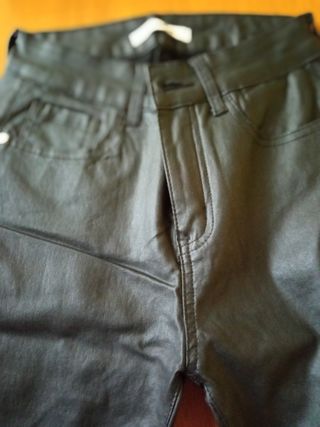 Pantalón encerado
