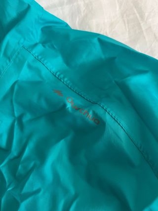 Chubasquero Quechua Decathlon talla XS-S