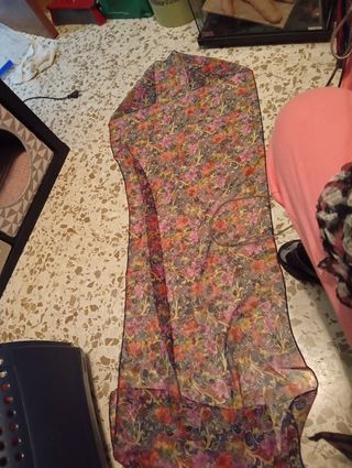 Pañuelo morado estampado de flores