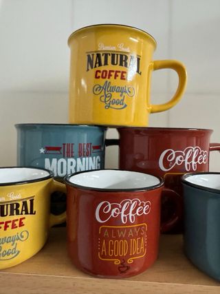 Conjunto de tazas de 80 ml y 280 ml.