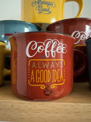 Conjunto de tazas de 80 ml y 280 ml.