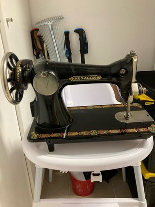 Maquina de coser antigua