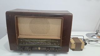 Radio antigua Phillips 1953.