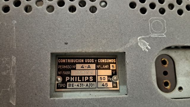 Radio antigua Phillips 1953.
