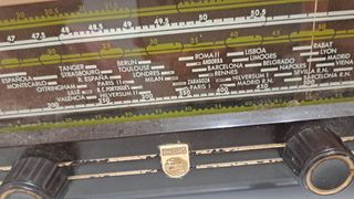 Radio antigua Phillips 1953.