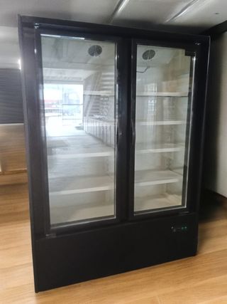 MURAL EXPOSITOR 2 PUERTAS DE CRITAL