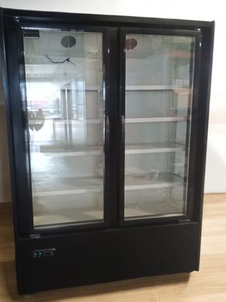 MURAL EXPOSITOR 2 PUERTAS DE CRITAL