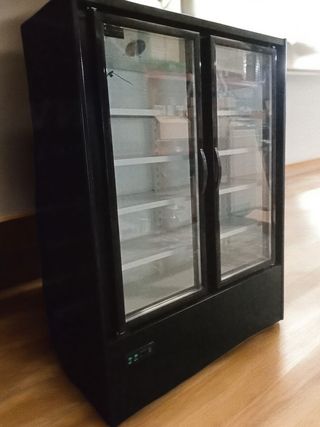 MURAL EXPOSITOR 2 PUERTAS DE CRITAL