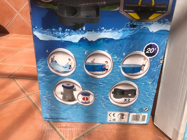 ESTUPENDA PISCINA CON SÓLO DOS MESES DE USO