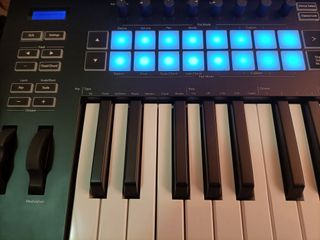 Teclado Novation Launchkey 49 MK3