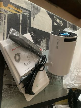 Proyector y pantalla