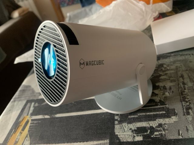 Proiettore e schermo