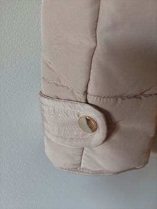 Cazadora tipo plumas sin estrenar.