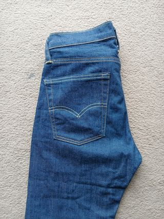 Levis 510 talla 27