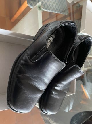 Zapatos negros uniforme Iberia