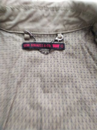 cazadora levis